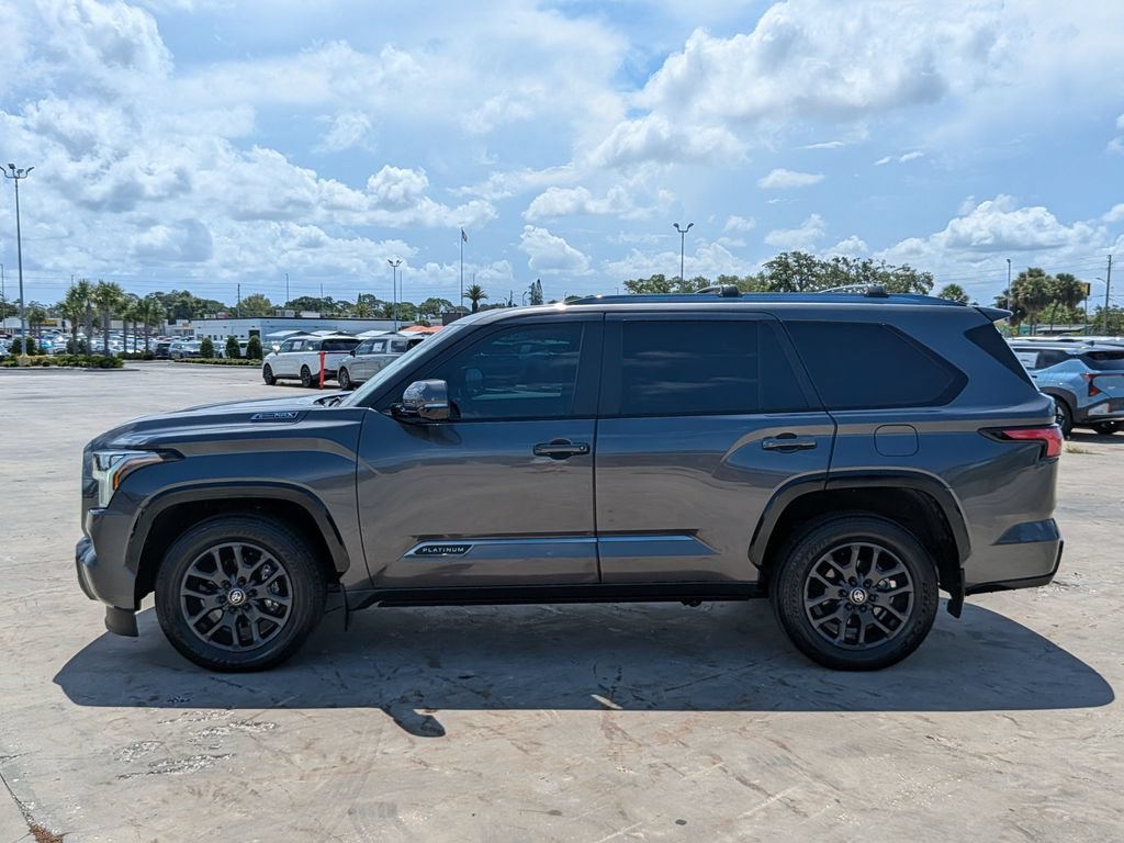 Used 2025 Toyota Sequoia Platinum AWD/4WD image 5