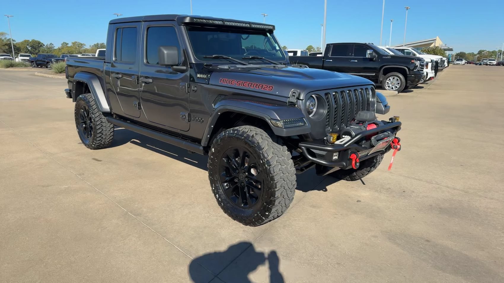Used 2023 Jeep Gladiator Sport AWD/4WD image 2