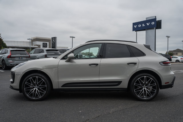 Used 2022 Porsche Macan AWD/4WD image 4