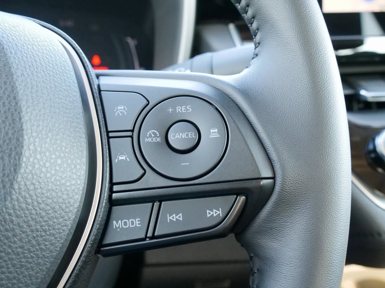 Used 2025 Toyota Corolla XLE image 25