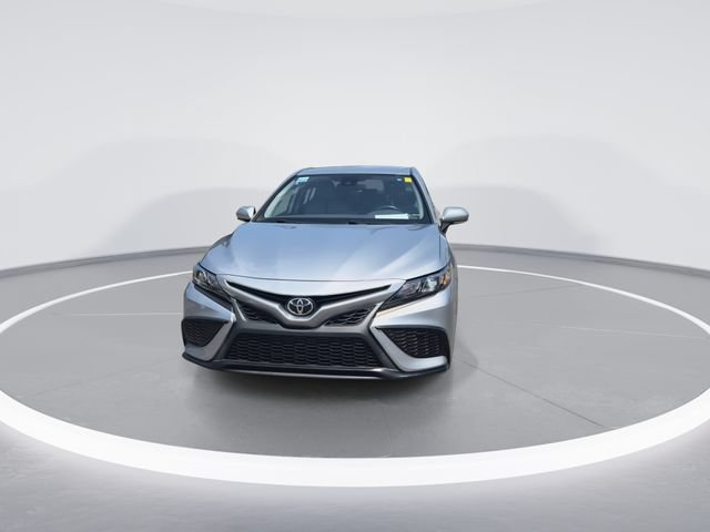 Used 2024 Toyota Camry SE FWD image 3