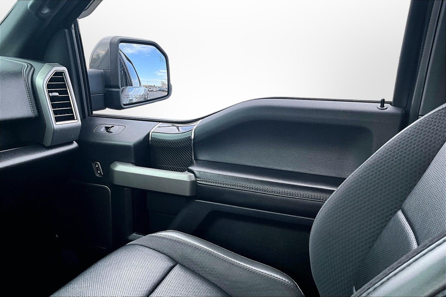 Used 2019 Ford F150 Raptor w/ Equipment Group 802A Luxury AWD/4WD image 26