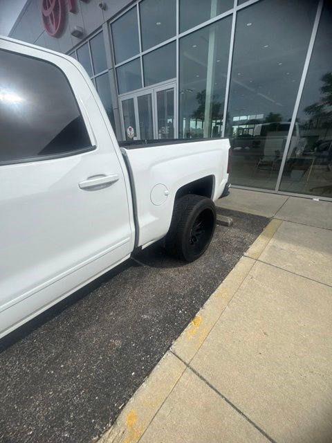 Used 2018 Chevrolet Silverado 1500 LT w/ All Star Edition AWD/4WD image 7