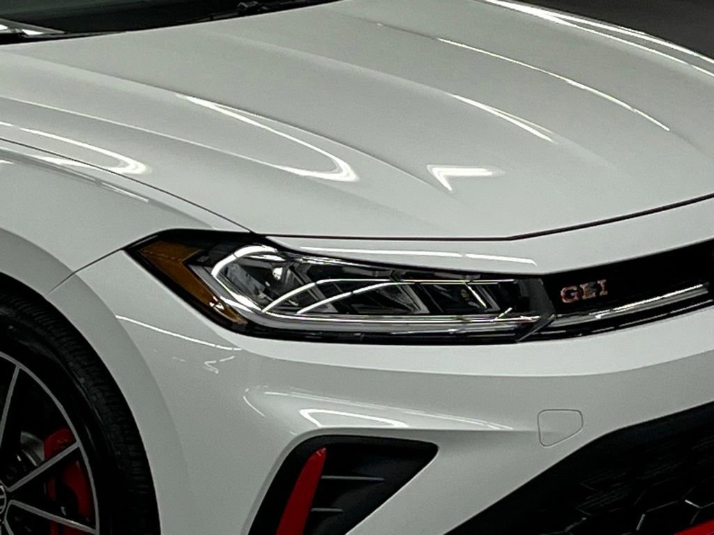 Used 2025 Volkswagen Jetta GLI Autobahn image 40