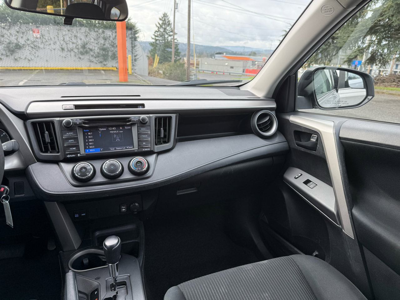 Used 2016 Toyota RAV4 LE image 20