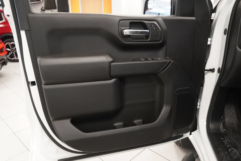 New 2026 Chevrolet Silverado 1500 Custom w/ Turbomax Blackout Package AWD/4WD image 15