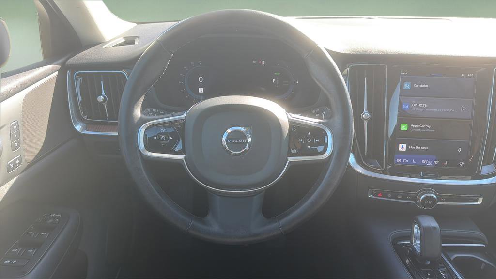 Used 2023 Volvo S60 T8 Plus image 9