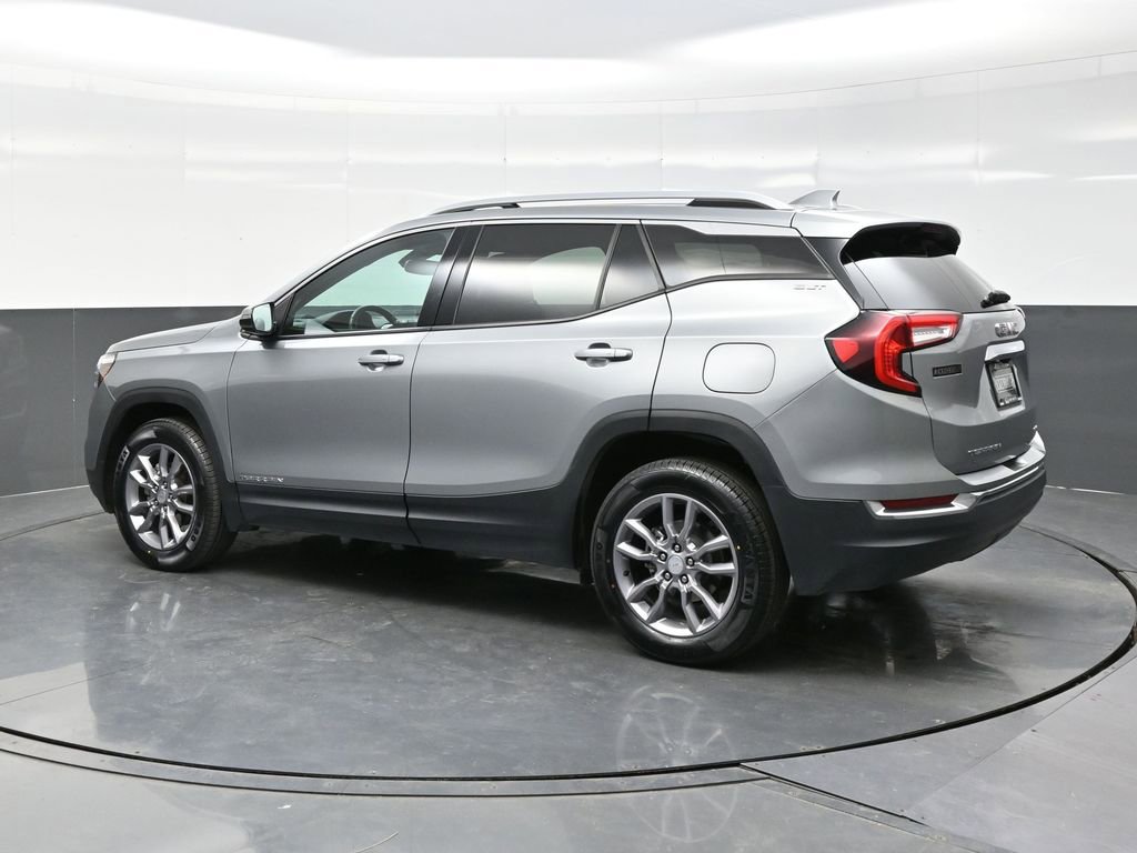 Used 2024 GMC Terrain SLT image 4
