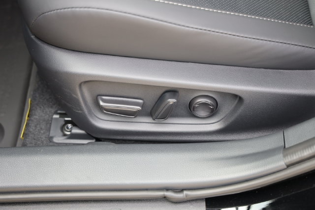 New 2027 Toyota Prius FWD image 14