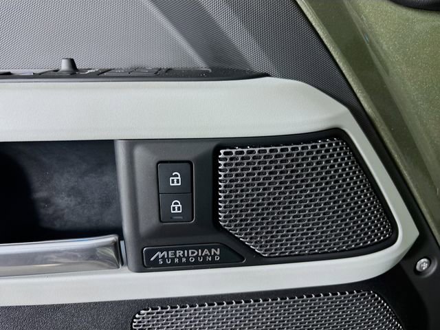 Used 2024 Land Rover Defender 110 SE AWD/4WD image 21