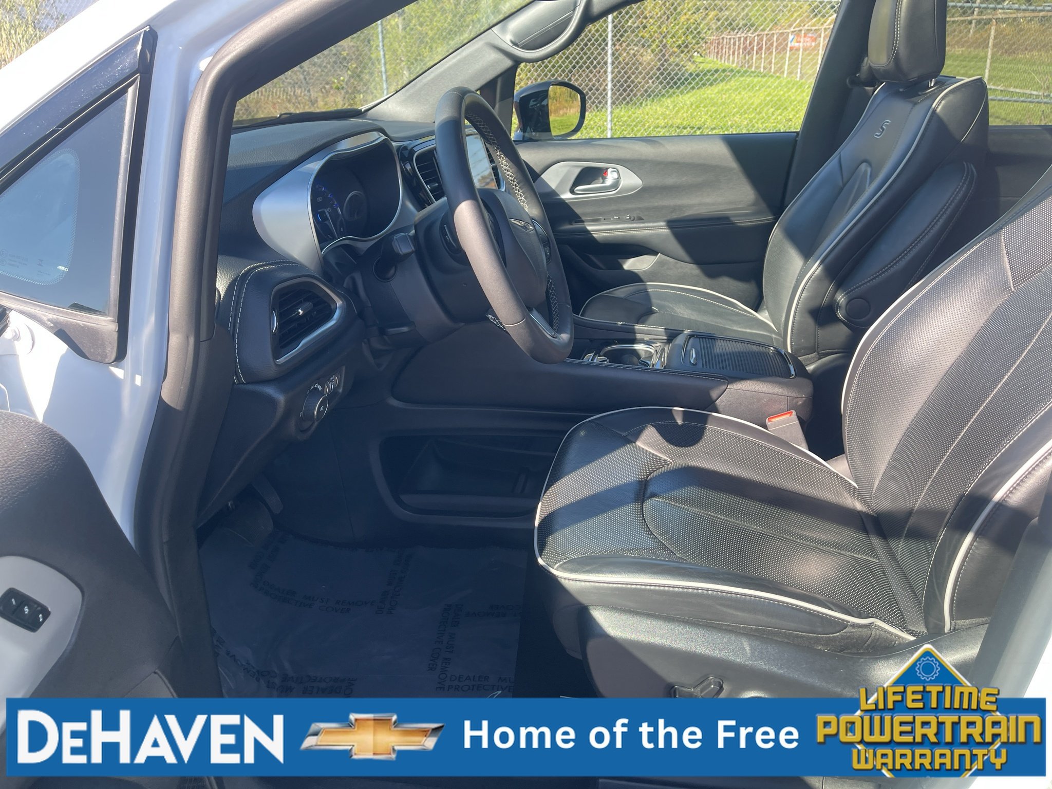Used 2025 Chrysler Pacifica Limited FWD image 20