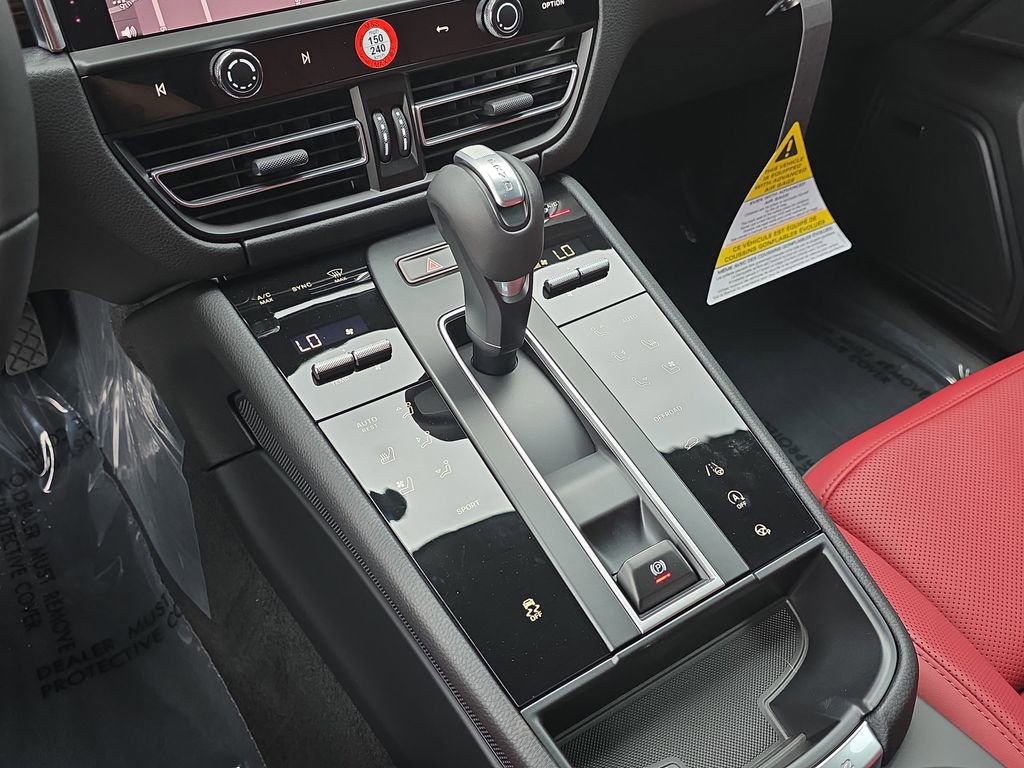 New 2026 Porsche Macan image 31