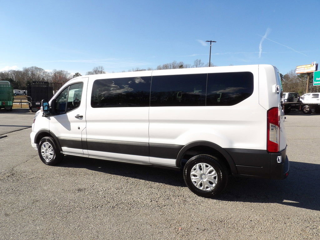 Used 2023 Ford Transit 350 XLT RWD image 4