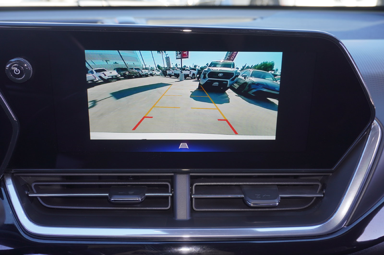 Used 2024 Chevrolet Trax RS w/ Sunroof Package FWD image 16