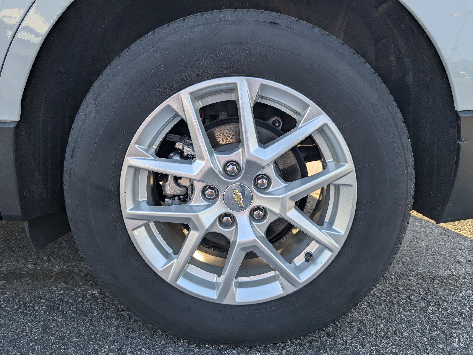 Used 2023 Chevrolet Equinox LT AWD/4WD image 12