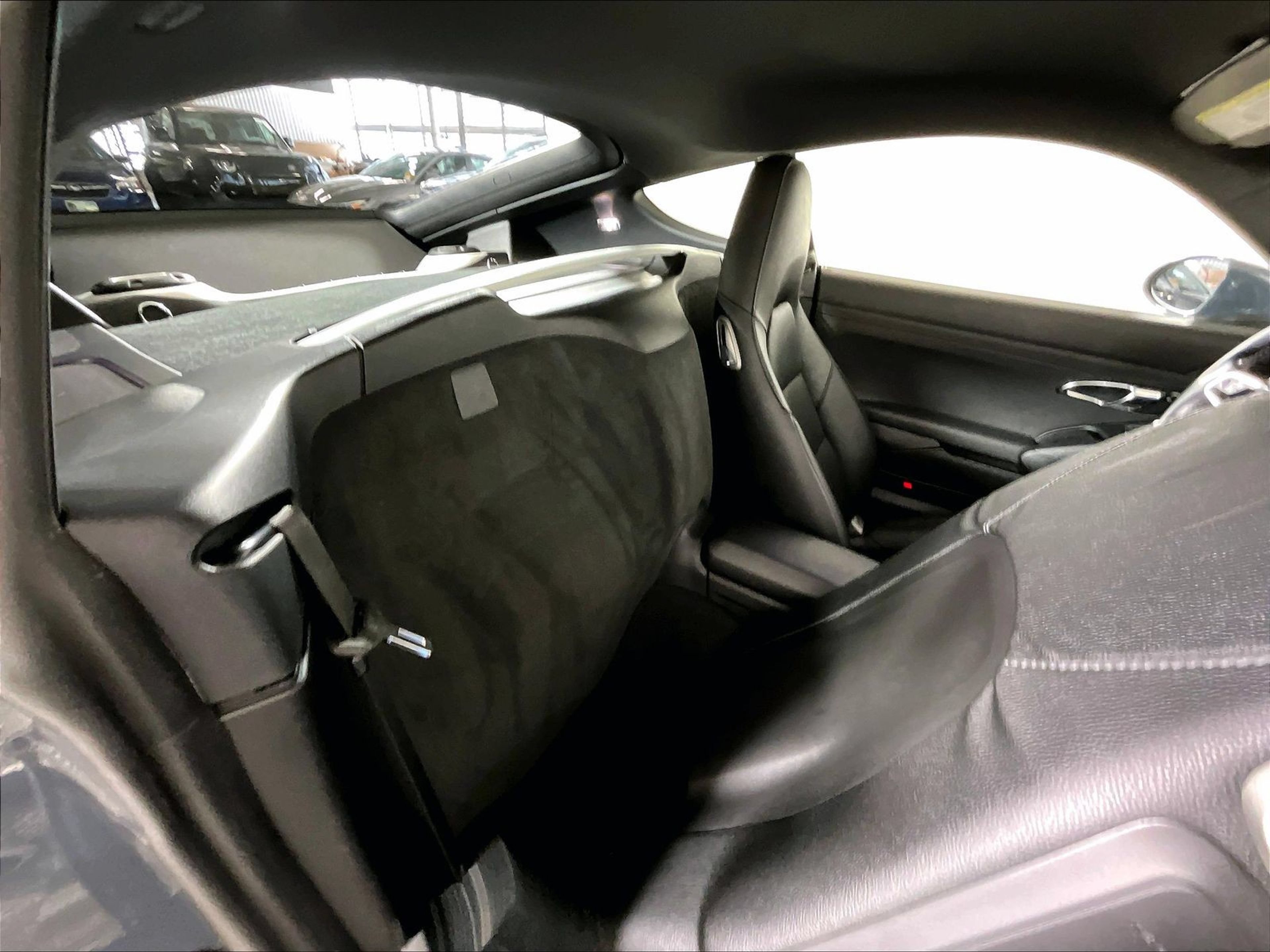 Certified 2018 Porsche 718 Cayman RWD image 19