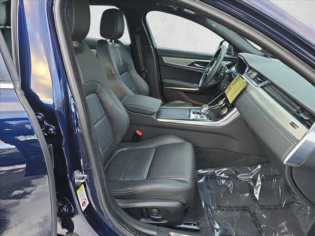 Certified 2024 Jaguar XF R-Dynamic SE image 10