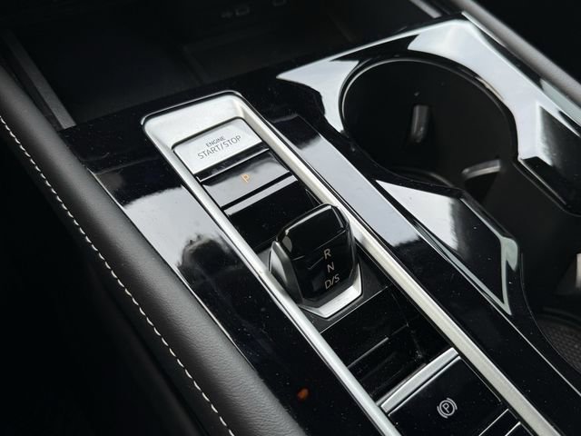 Used 2024 Volkswagen Atlas Cross Sport SEL Premium R-Line image 20