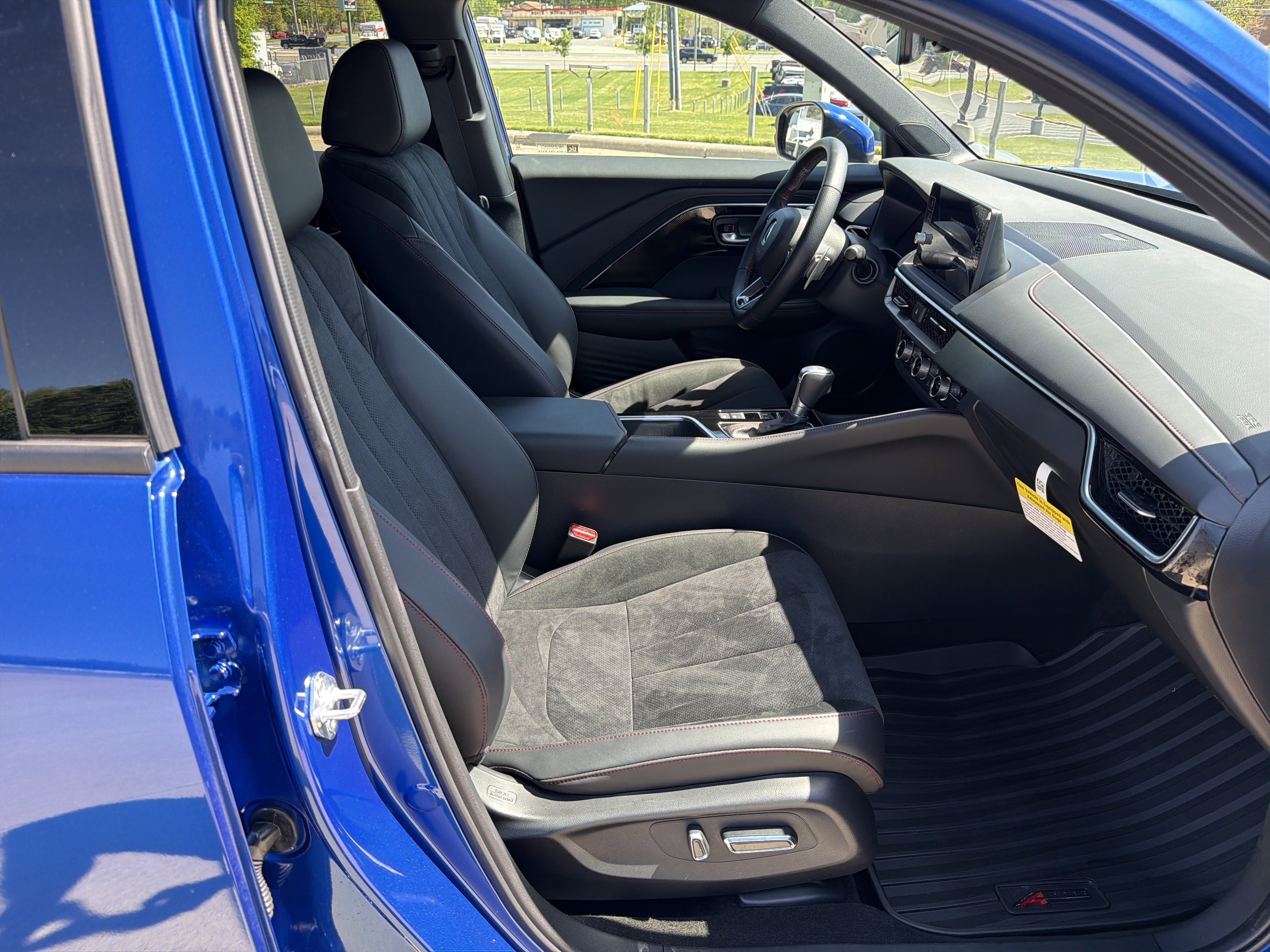 Certified 2025 Acura ADX A-Spec image 32
