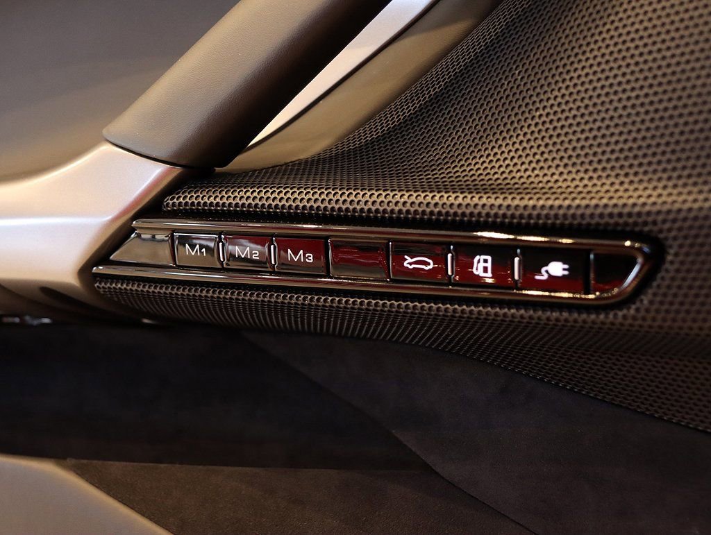 Certified 2022 Ferrari SF90 Spider image 77