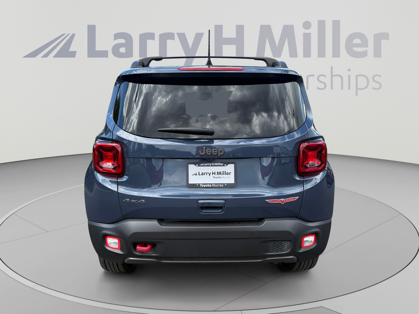 Used 2020 Jeep Renegade Trailhawk w/ UConnect 8.4 Nav Group AWD/4WD image 4