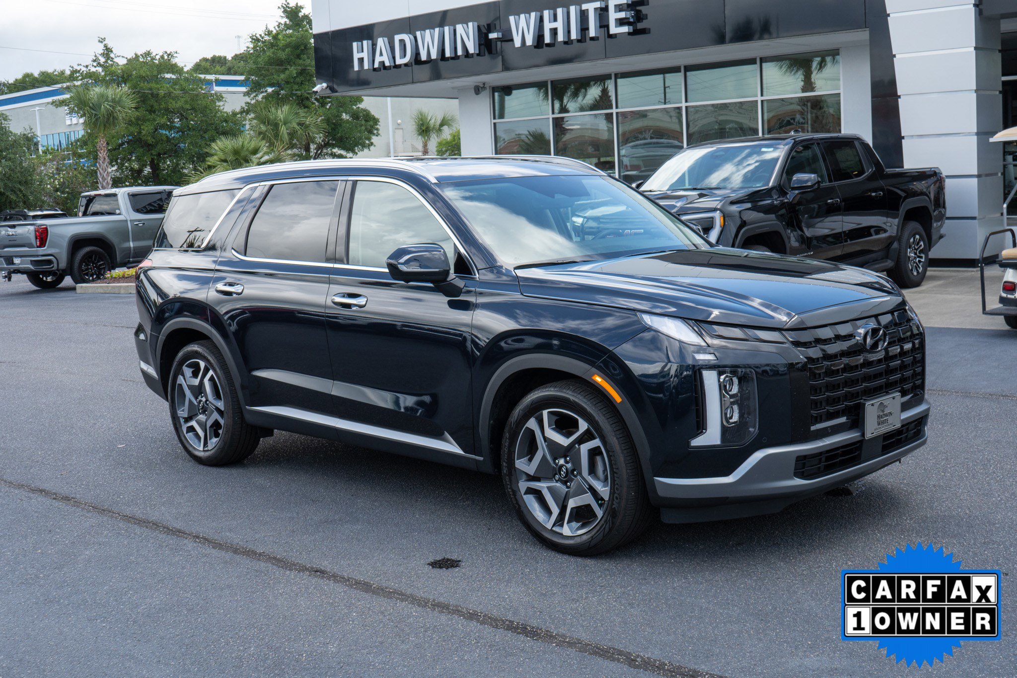 Used 2024 Hyundai Palisade SEL w/ Premium Package FWD image 1