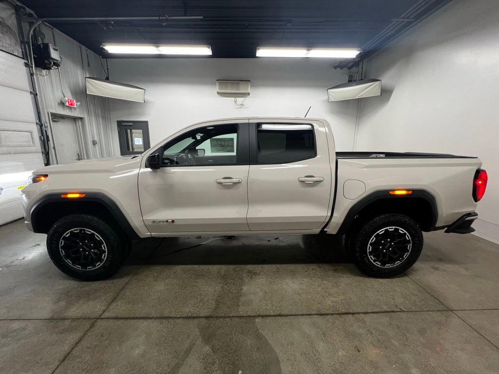 New 2026 GMC Canyon AT4 w/ AT4 Premium Package AWD/4WD image 7