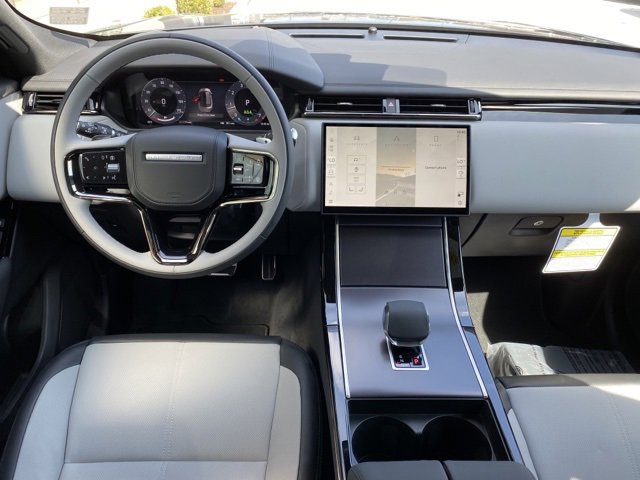 New 2026 Land Rover Range Rover Velar Dynamic SE image 17