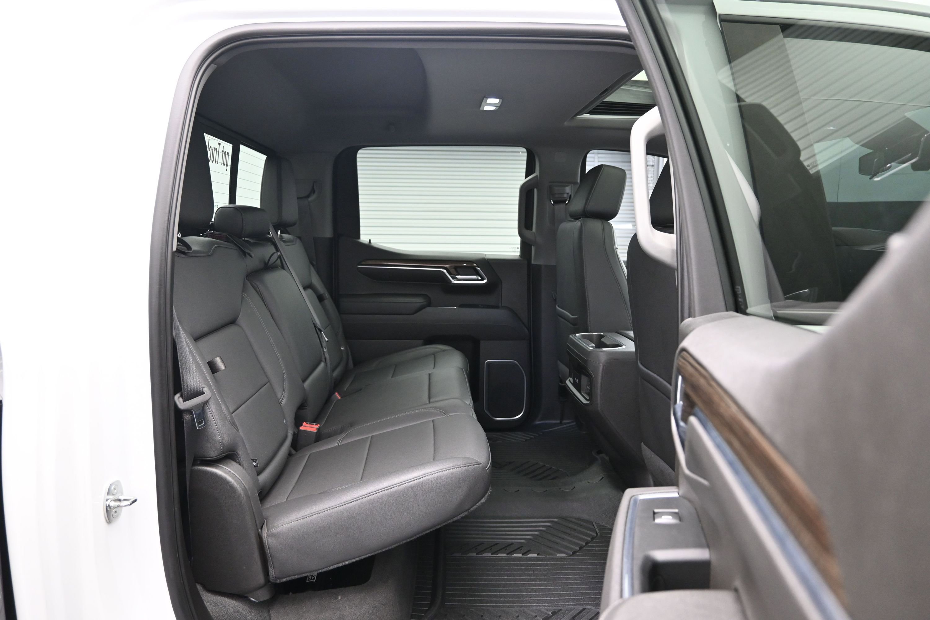 Used 2022 Chevrolet Silverado 1500 LT Trail Boss w/ LT Trail Boss Premium Package AWD/4WD image 12