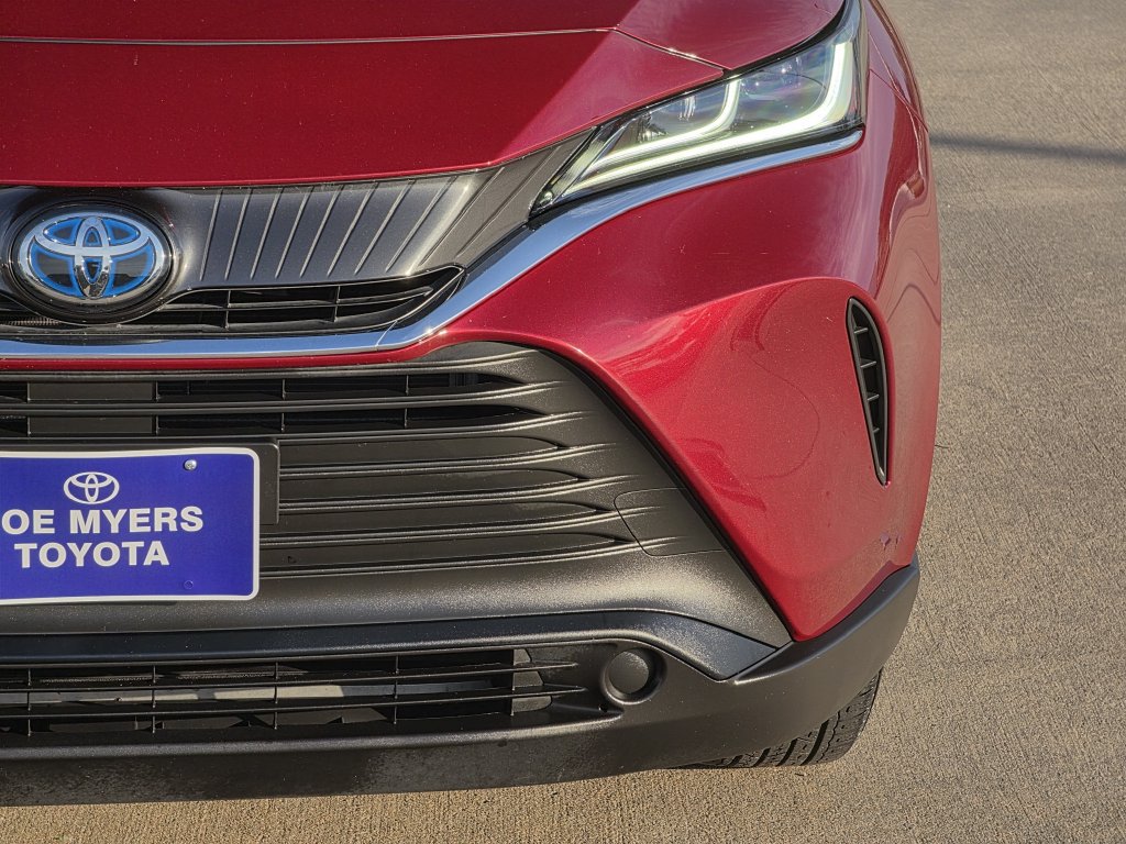 Used 2023 Toyota Venza LE AWD/4WD image 4