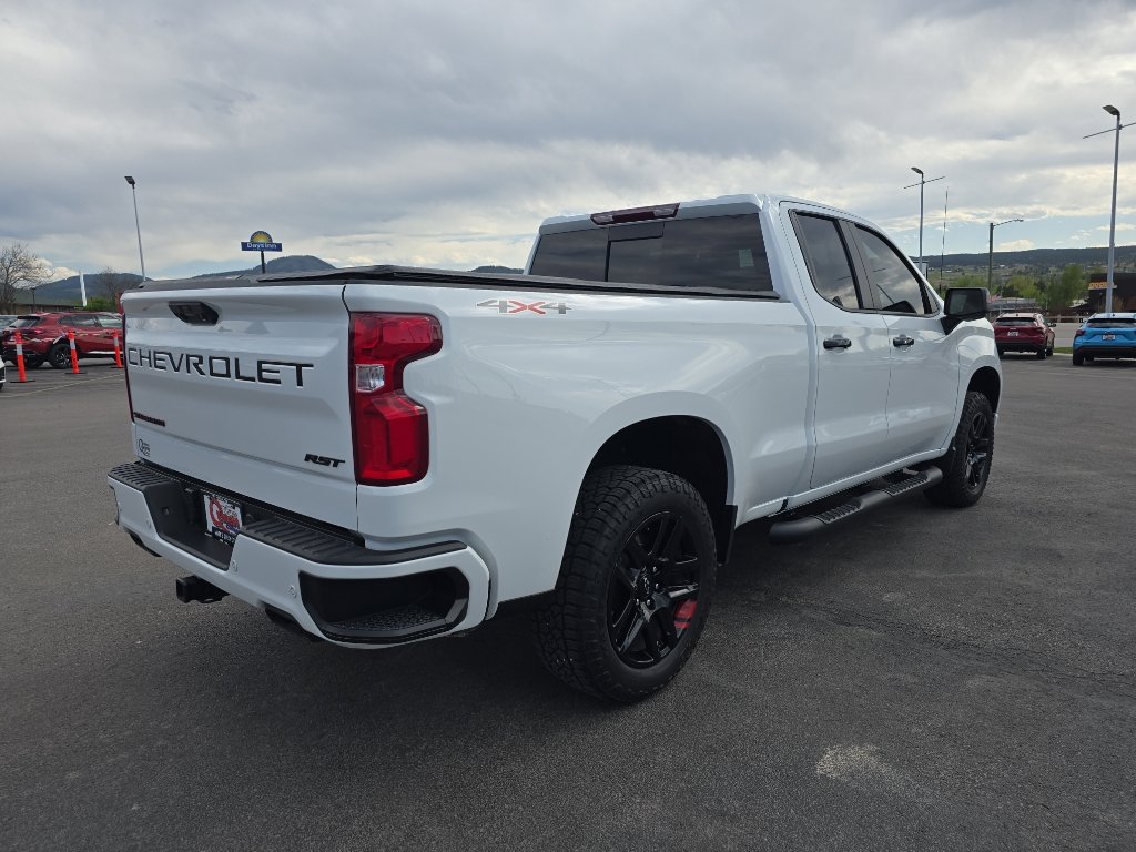 Certified 2024 Chevrolet Silverado 1500 RST w/ Redline Edition AWD/4WD image 9