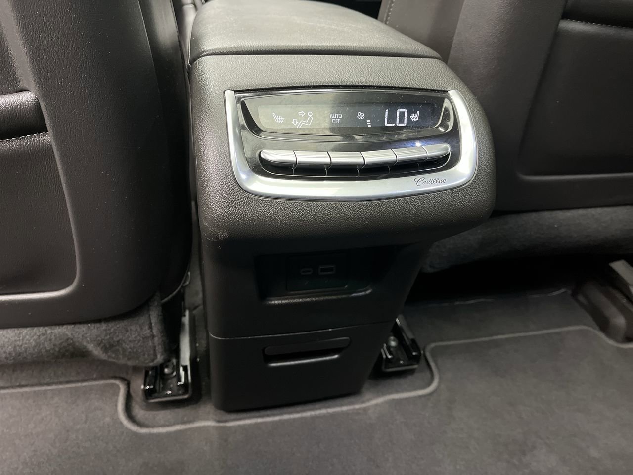 Certified 2025 Cadillac XT6 Premium Luxury AWD/4WD image 14
