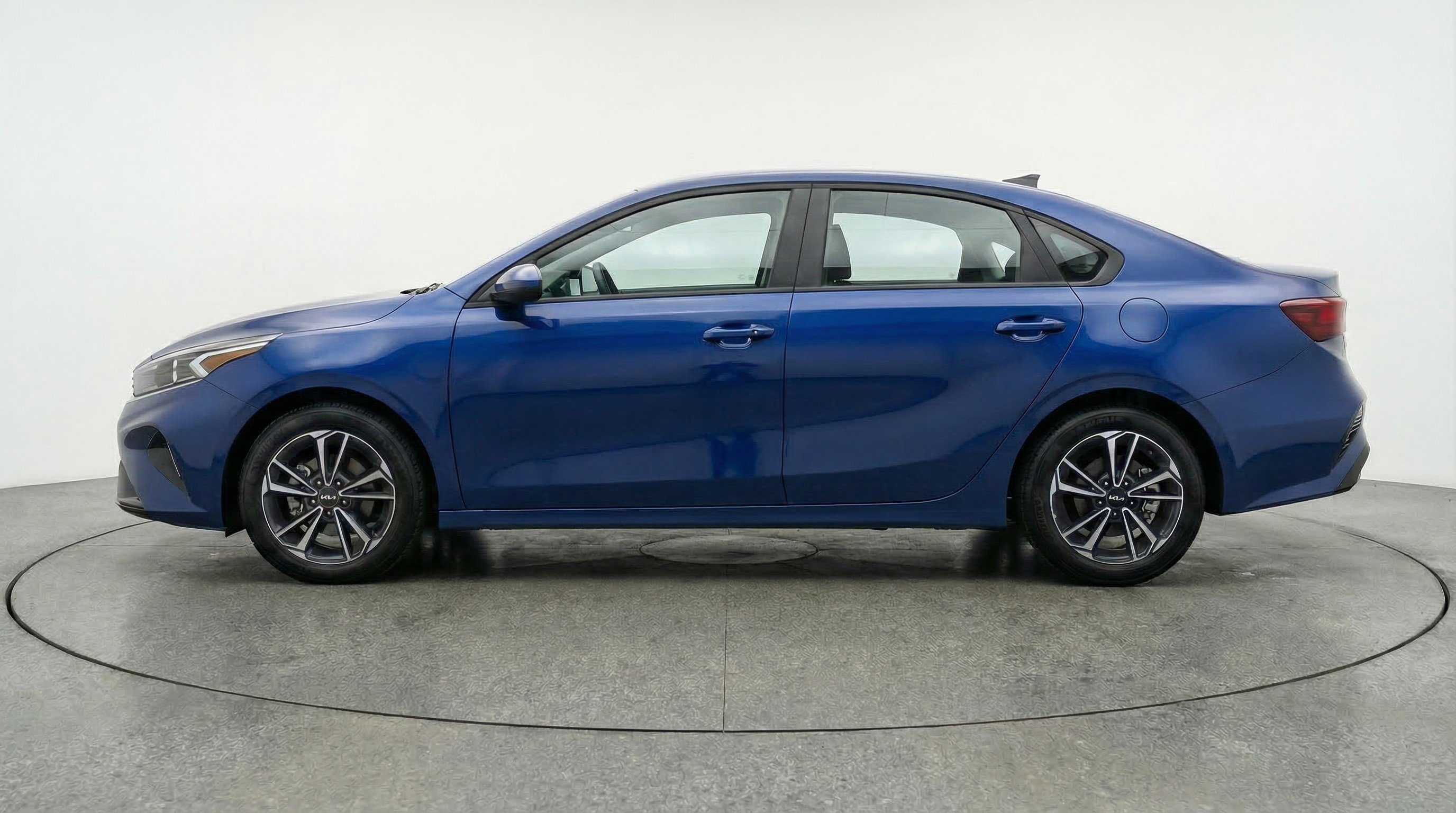 Used 2024 Kia Forte LXS image 5