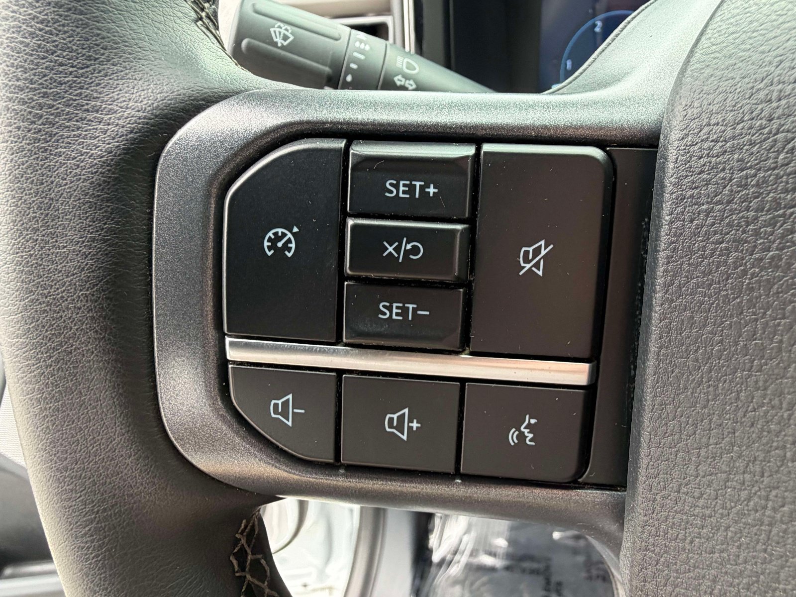 Used 2025 Ford F250 Lariat w/ Chrome Package AWD/4WD image 14
