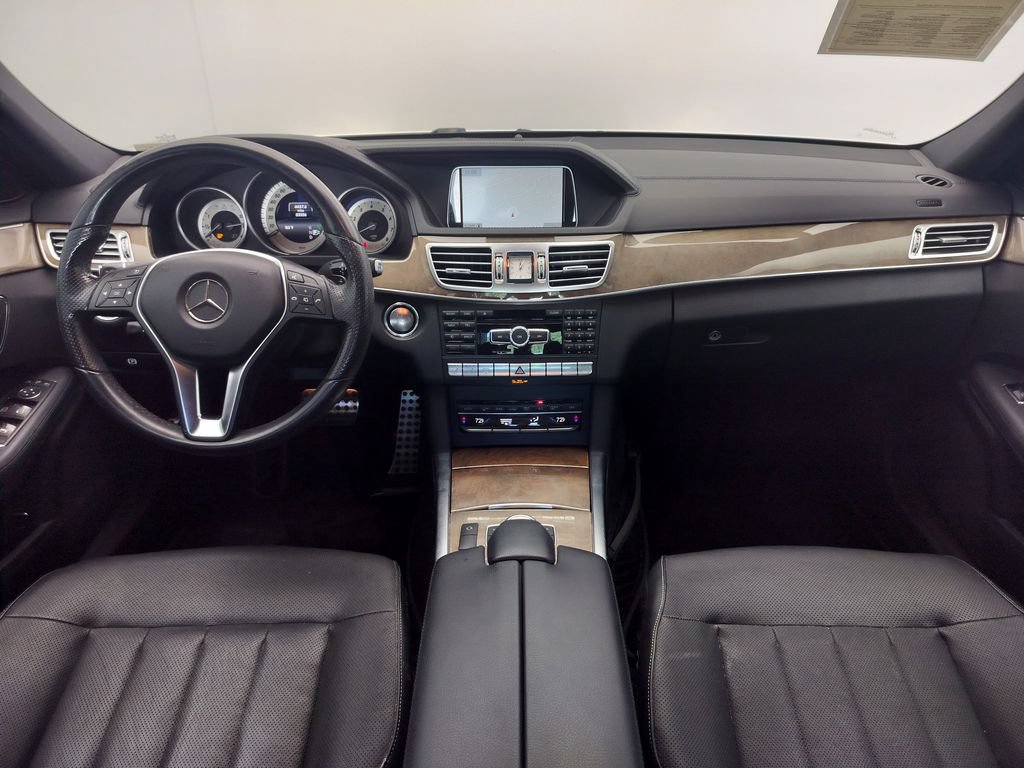 Used 2015 Mercedes-Benz E 400 4MATIC Sedan image 11