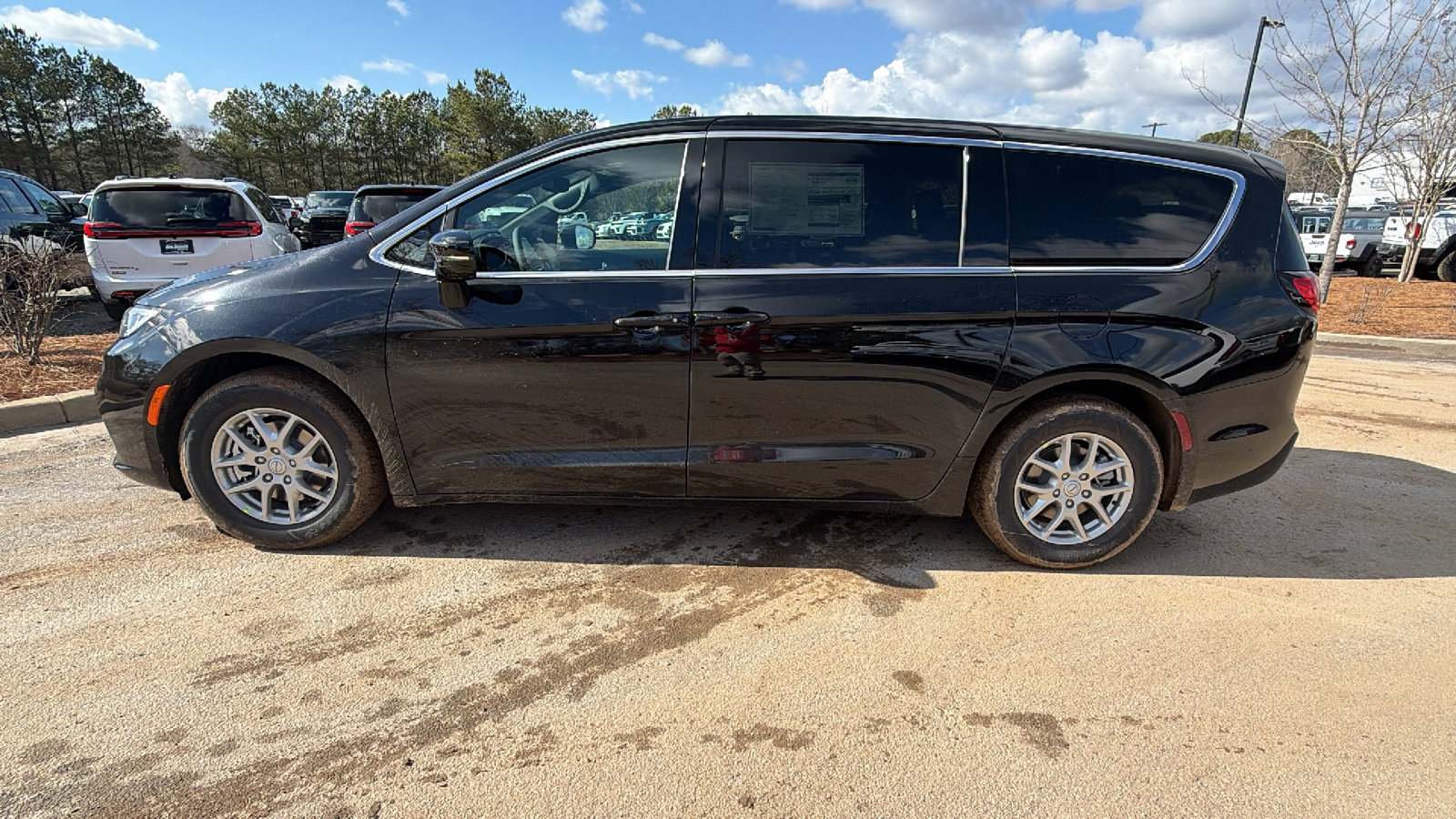 New 2026 Chrysler Pacifica Select image 11