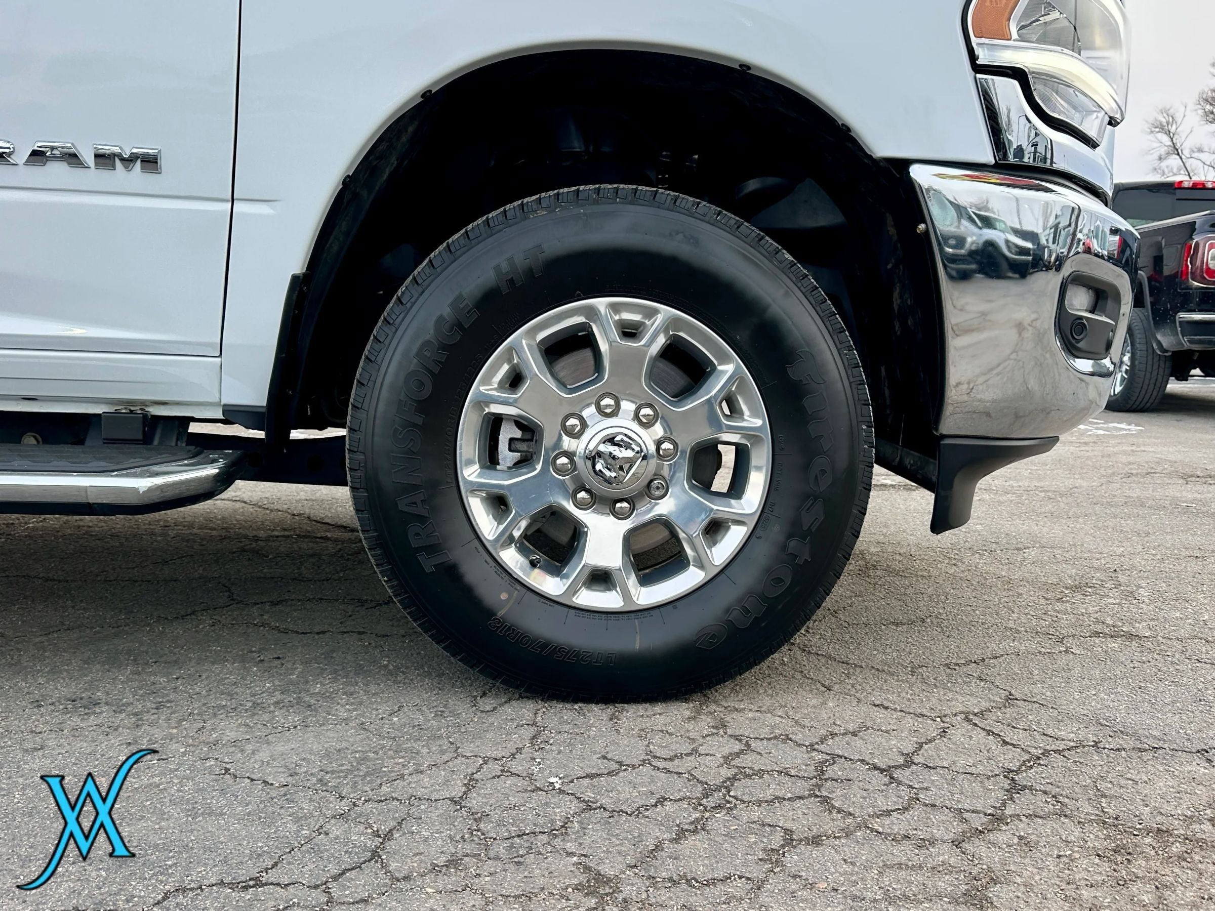 Used 2024 RAM 2500 Laramie AWD/4WD image 9