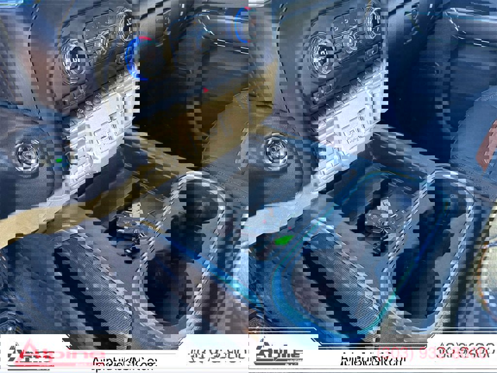 Used 2023 GMC Sierra 2500 AT4 w/ Gooseneck/5TH Wheel Package image 18