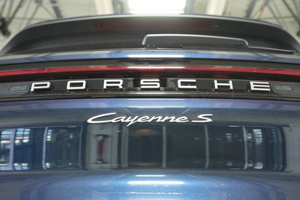 Used 2025 Porsche Cayenne S image 39