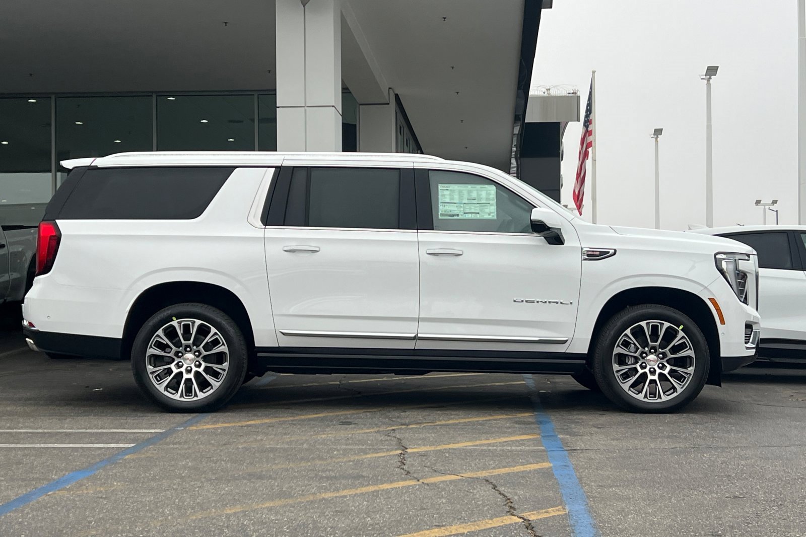 New 2026 GMC Yukon XL Denali w/ Denali Reserve Package image 4
