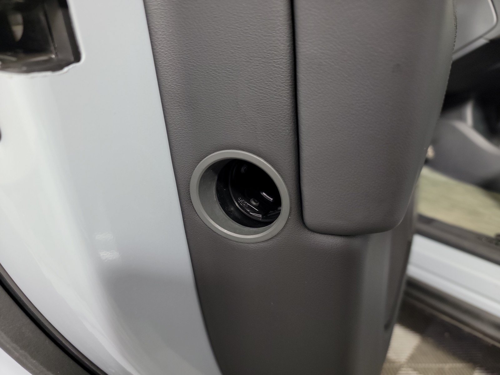 Used 2022 Rivian R1T Adventure AWD/4WD image 29