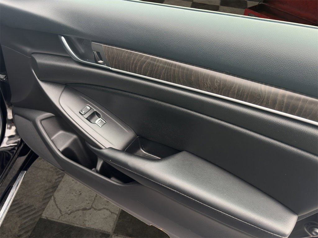 Used 2022 Honda Accord EX-L image 11