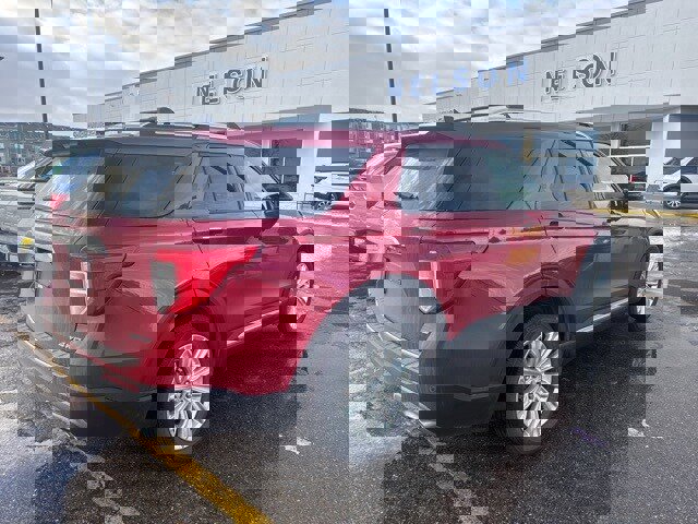 Used 2022 Ford Explorer Limited w/ Equipment Group 301A image 7