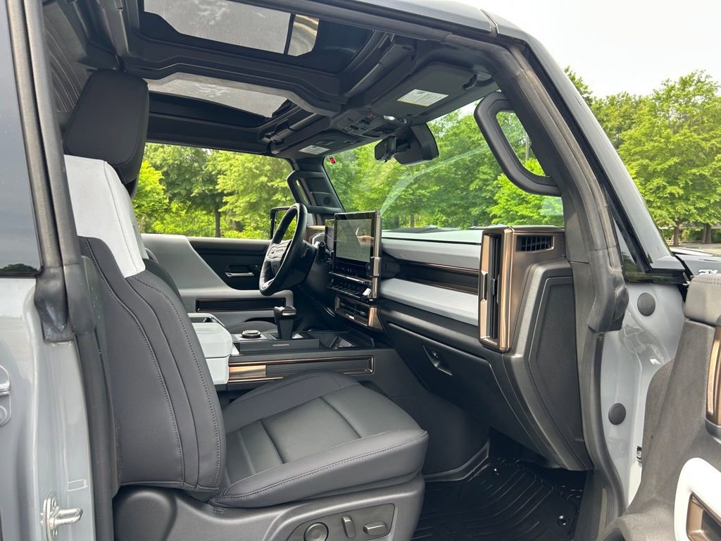 Used 2025 GMC Hummer EV 2X w/ LPO, Sport Package image 18