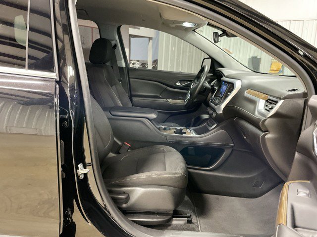 Used 2023 GMC Acadia SLE image 26