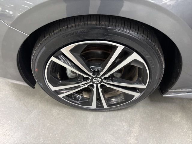 Used 2023 Nissan Sentra SR w/ SR Premium Package image 32