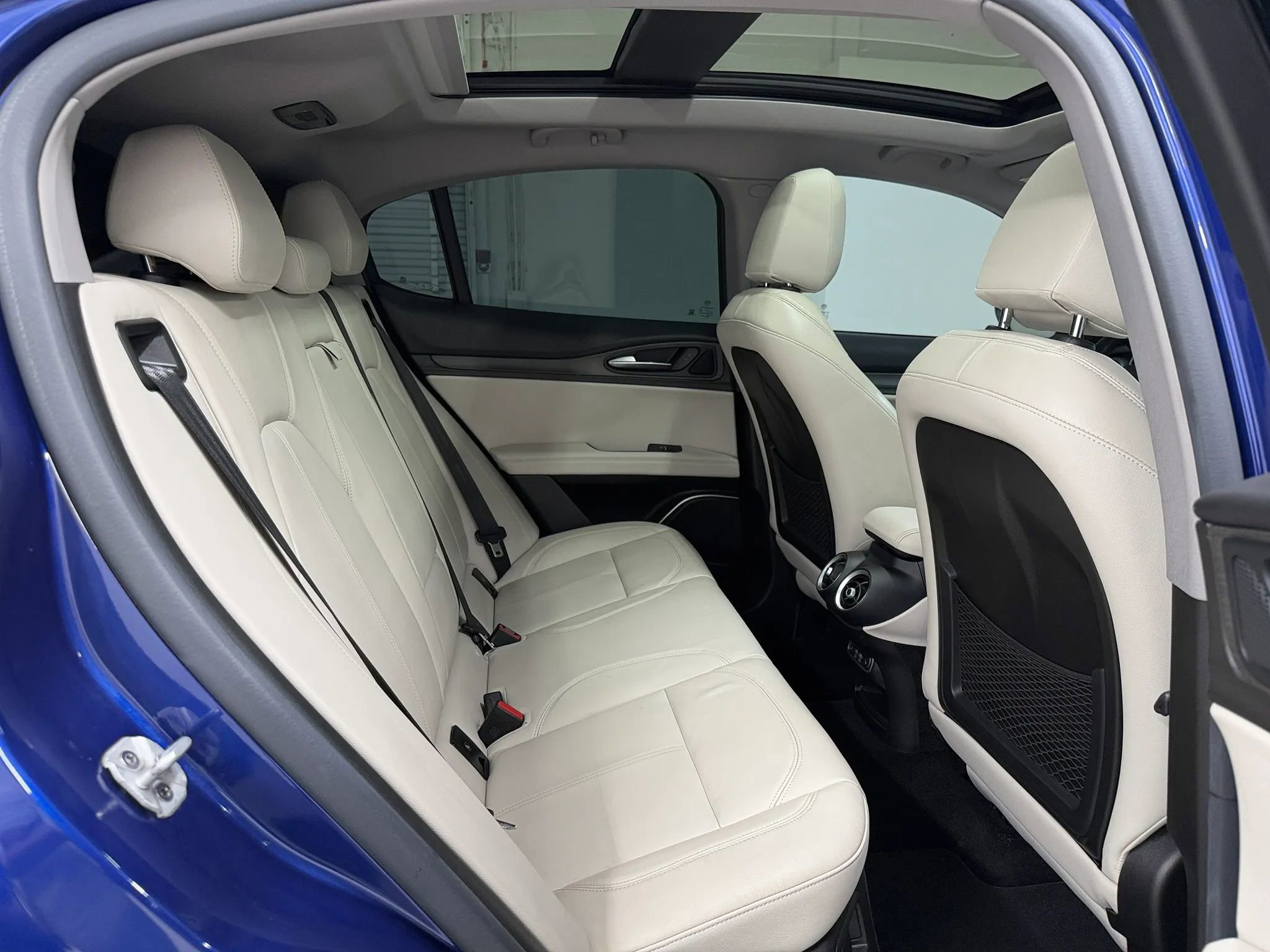 Used 2020 Alfa Romeo Stelvio Ti w/ Nero Edizione AWD/4WD image 15