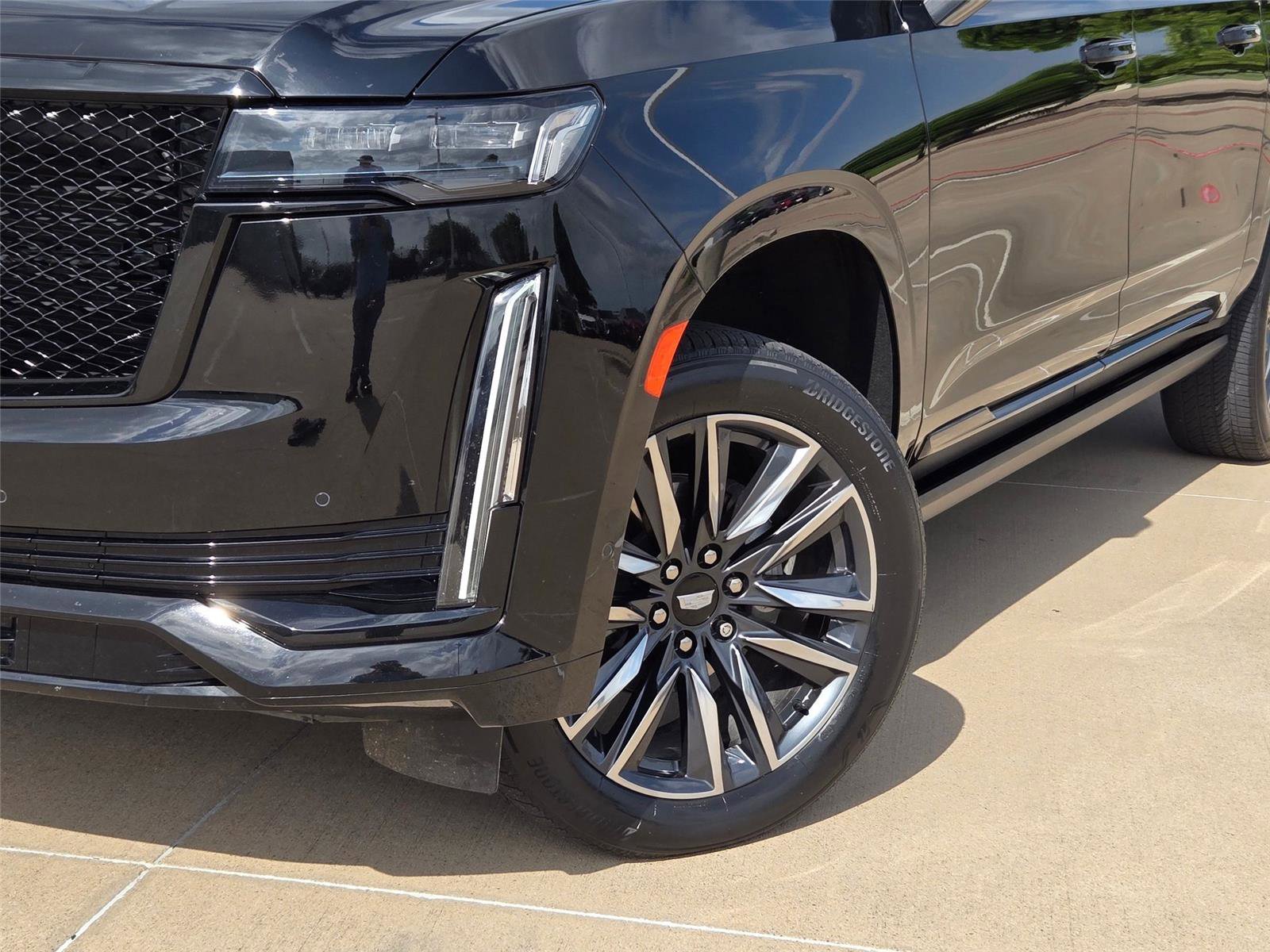 Used 2022 Cadillac Escalade ESV Sport Platinum AWD/4WD image 7