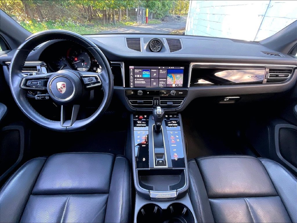 Certified 2023 Porsche Macan AWD/4WD image 16