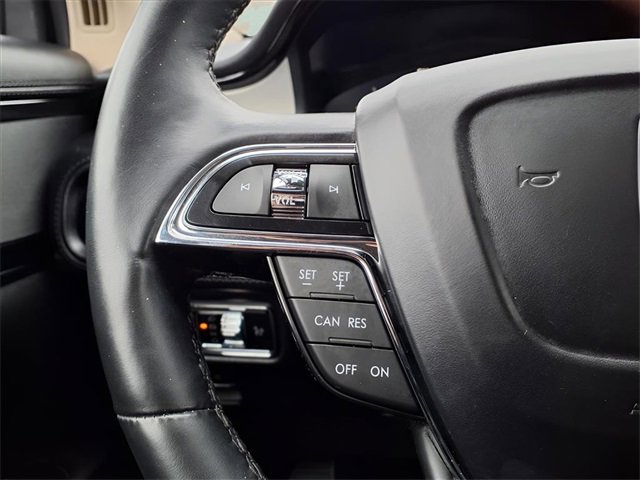 Used 2023 Lincoln Nautilus Reserve image 30